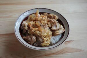 Read more about the article Oyakodon (Chicken and egg bowl) 親子丼